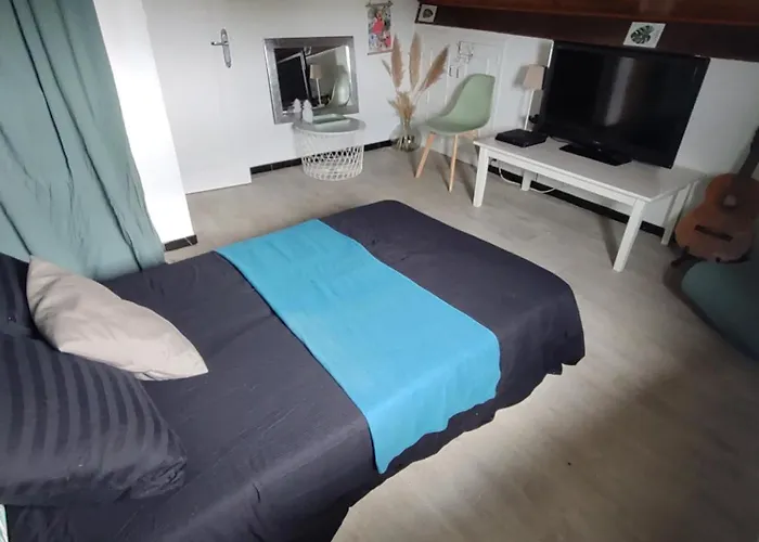 Chambre Et Salle De Bain